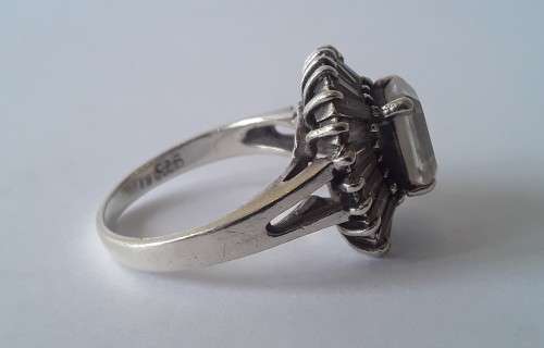 Vintage solid sterling silver baguette halo ring. Size: N (17mm)