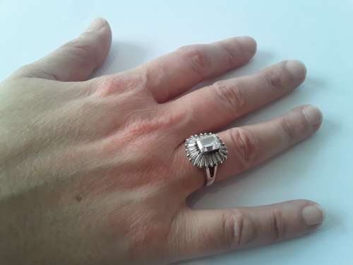 Vintage solid sterling silver baguette halo ring. Size: N (17mm)