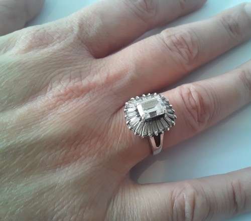 Vintage solid sterling silver baguette halo ring. Size: N (17mm)