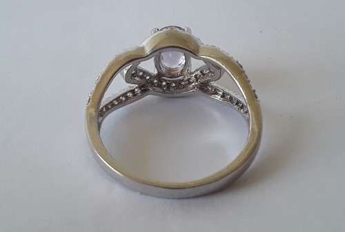 925 sterling silver ring with lilac stone. Size: N1/2 (17.3mm)