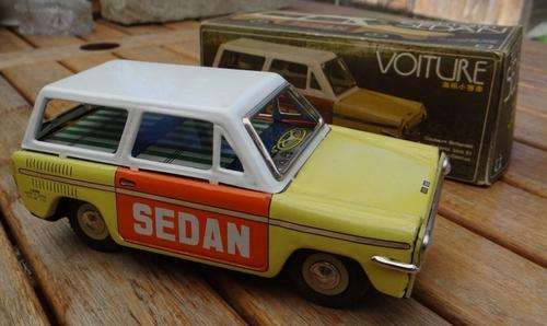 VINTAGE FRICTION TINPLATE SEA-MARTIN SEDAN
