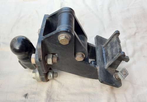 Tow Bar Front Runner for Land Rover Discovery 3 and 4.