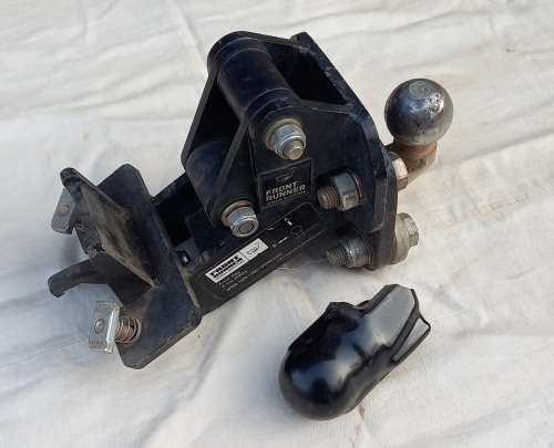 Tow Bar Front Runner for Land Rover Discovery 3 and 4.