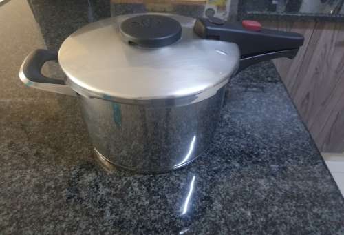 AMC PRESSURE COOKER