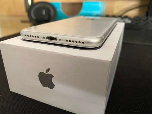iPhone 8 Silver 64gb with UAG Case (No Reserve)