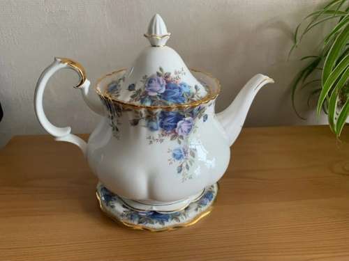 Tea/dinner set