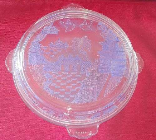 BLUE WILLOW GLASS PYREX DISH WITH LID
