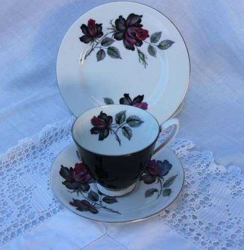 ROYAL ALBERT TRIO  MADE IN ENGLAND