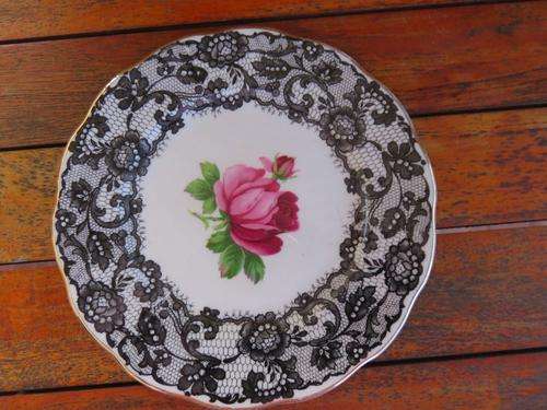 ROYAL ALBERT CAKE PLATE    "SENORITA"