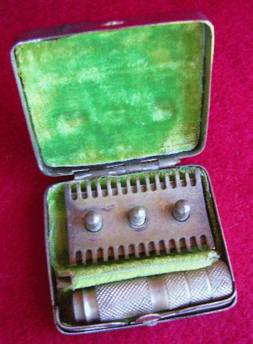 TRAVEL RAZOR SET