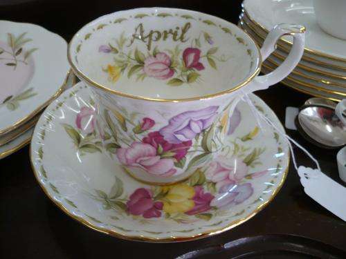 ROYAL ALBERT DEO FLOWER OF THE MONTH SERIES " APRIL"  SWEET PEA    MADE IN ENGLAND