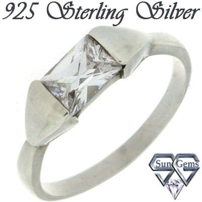 Solid 925 Sterling Silver & CZ ring size 5.5# + 2.59g