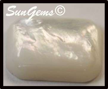 Natural Mother of pearl: 14.05mm X 10.15mm, 6.990cts