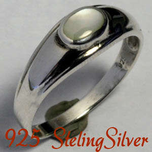 Solid 925 Sterling Silver & Natural Mined MOP ring size 7# + 1.94g