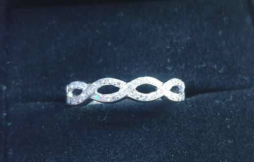 9ct White Gold Dimond Ring