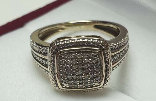 9ct Yellow Gold Diamond Ring