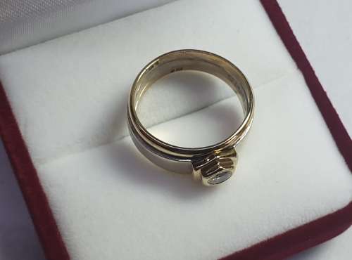 9ct Yellow and white Gold Diamond Ring