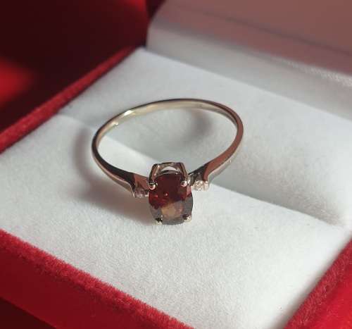 9ct White Diamond&Gold Smokey Quartz Ring