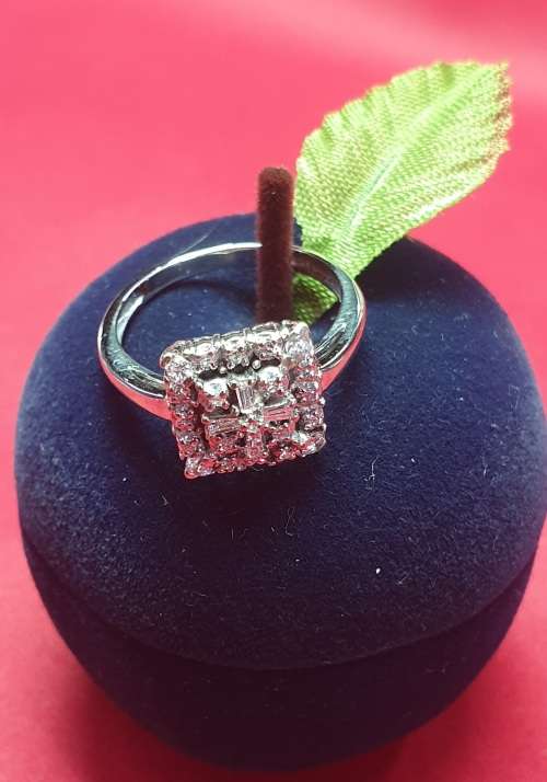 9ct White Gold Diamond Ring