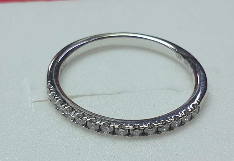 18 ct White Gold Diamond Rins