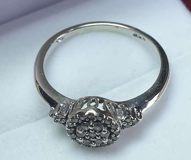 9ct White Gold Diamond Ring