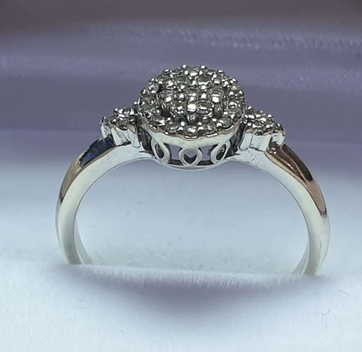 9ct White Gold Diamond Ring