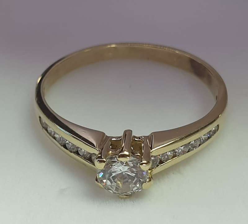 9ct Yellow Gold Ring