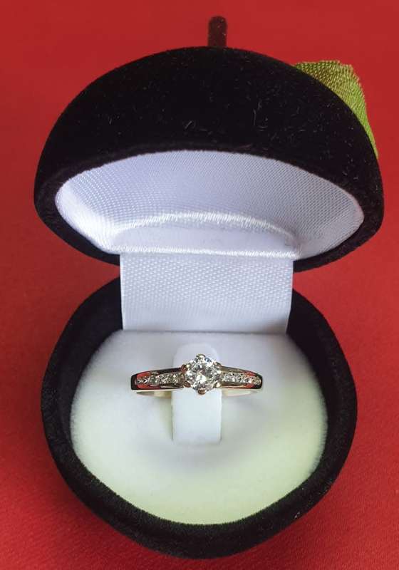9ct Yellow Gold Ring