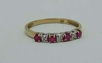 9ct YELLOW GOLD DIAMOND & RUBY RING