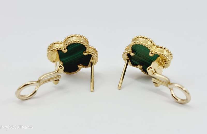 18 ct yellow gold earrings