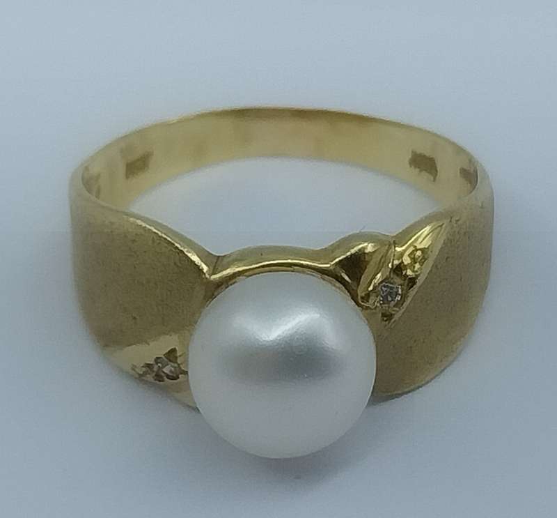 9ct YELLOW GOLD RING