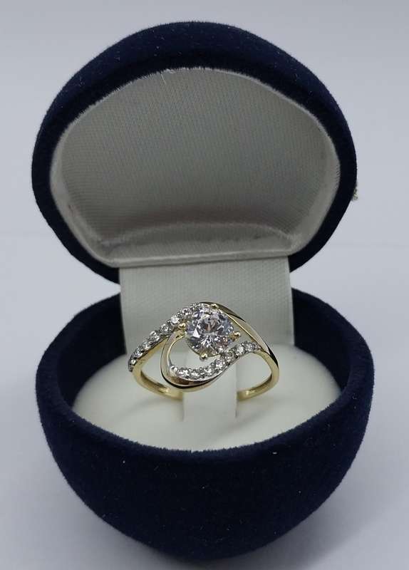 9ct YELLOW GOLD RING