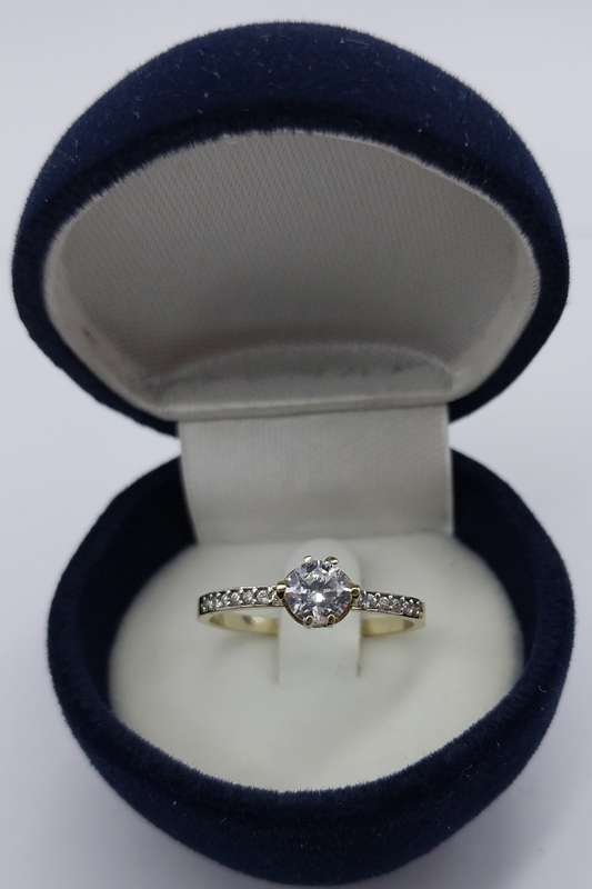 9ct YELLOW GOLD RING