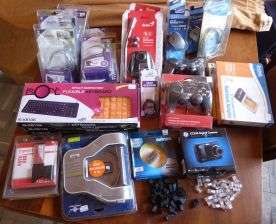 JOBLOT - NEW COMPUTER SPARES, ACCESSORIES & HP CC330, 14MP. DIGITAL CAMERA.