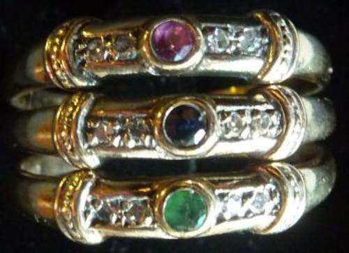 BEAUTIFUL SOLID 9 CT YELLOW GOLD GEM LADIES BROAD DRESS RING.