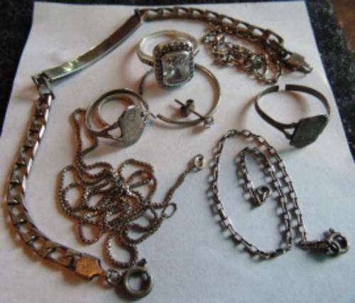 JOBLOT - 925, 23.6 GRAMS SOLID SILVER SCRAP JEWELRY some usable !!!!