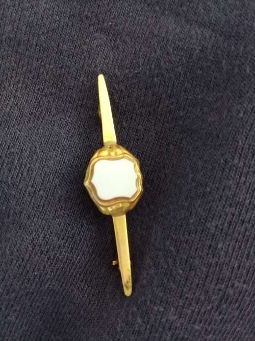 Seal brooch