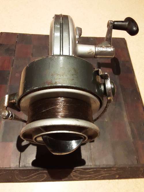 Large vintage Point Sportsman 570 Reel AND vintage Daiwa model 7500 ~ BOTH 1 Bid!!!