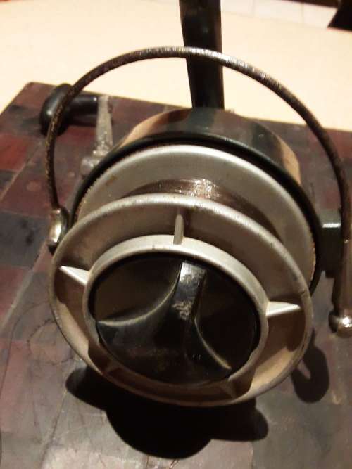 Large vintage Point Sportsman 570 Reel AND vintage Daiwa model 7500 ~ BOTH 1 Bid!!!