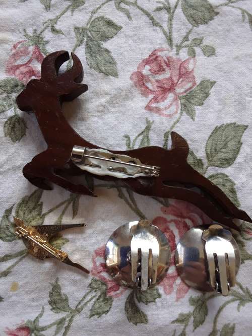 Lovely Vintage collectable Africana *Springbuck Brooch + other* ~ scarce ~ all for 1 Bid!!