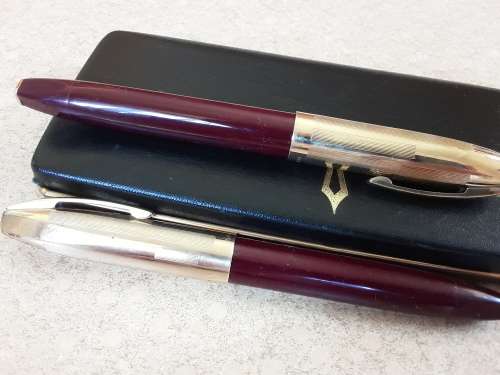 UNIQUE set of TWO Sheaffer Fountain Pens!! 14kt Gold nibs ~PFM V~ In original pen case circa 1959