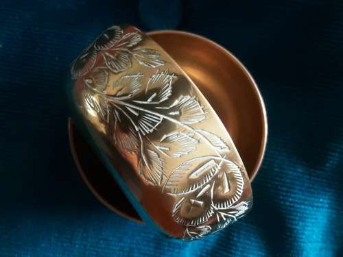 LOVELY!! 2 small vintage Brass bowls ~ BOTH 1 Bid!!*