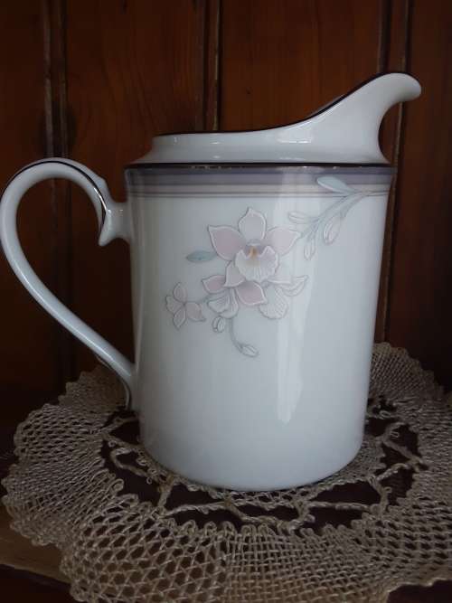 *NORITAKE* Evening Mood Creamer* with silver rim ~ Excellent condition!!