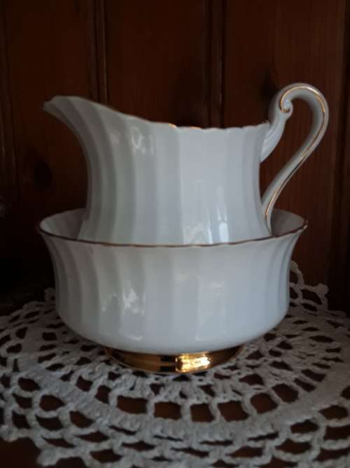 EXQUISITE!! Gold on White PARAGON Creamer & Sugar bowl ~ both 1 price!!