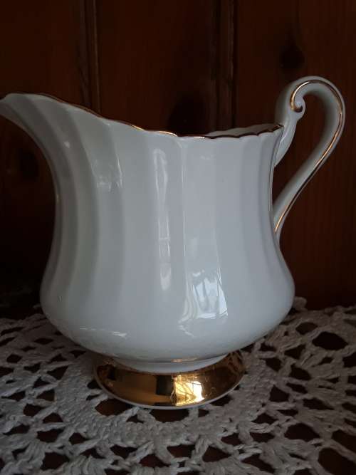 EXQUISITE!! Gold on White PARAGON Creamer & Sugar bowl ~ both 1 price!!