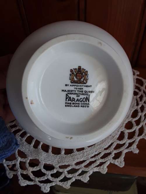 EXQUISITE!! Gold on White Tea Trio*PARAGON* England ~marked down!!