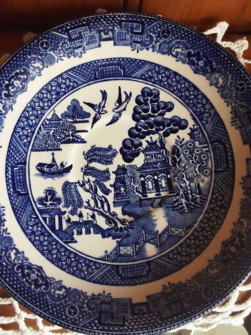 BEAUTIFUL! Blue & White *Willow Pattern* Tea Trio! (no.1)