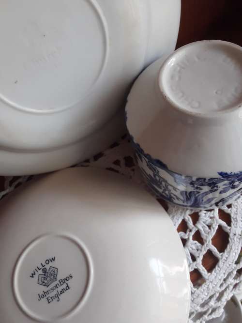 BEAUTIFUL! Blue & White *Willow Pattern* Tea Trio! (no.1)