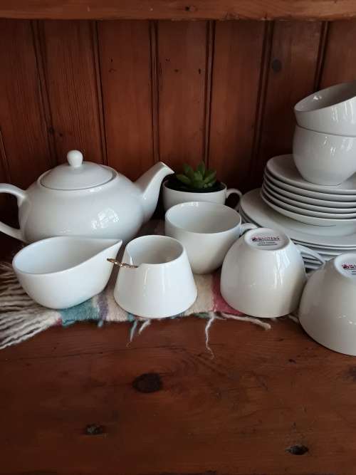 ABSOLUTELY Fantastic!! MAXWELL & WILLIAMS *White Basics* Tea Set! 1 Bid + Free sugarspoon