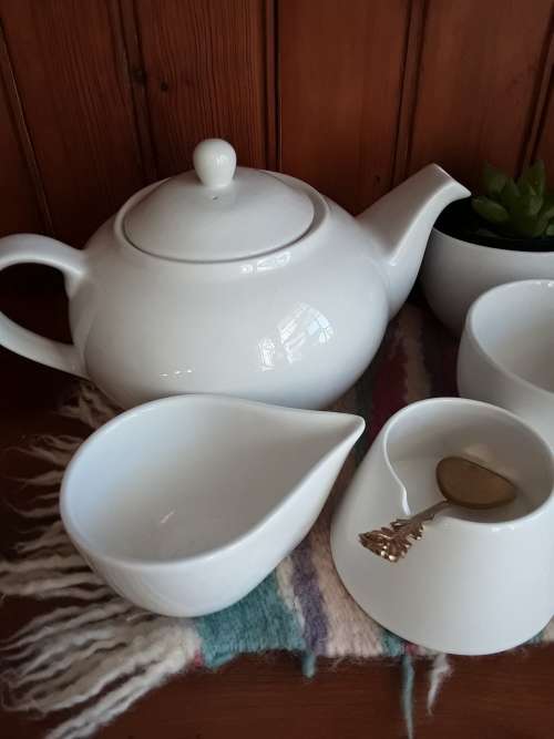 ABSOLUTELY Fantastic!! MAXWELL & WILLIAMS *White Basics* Tea Set! 1 Bid + Free sugarspoon